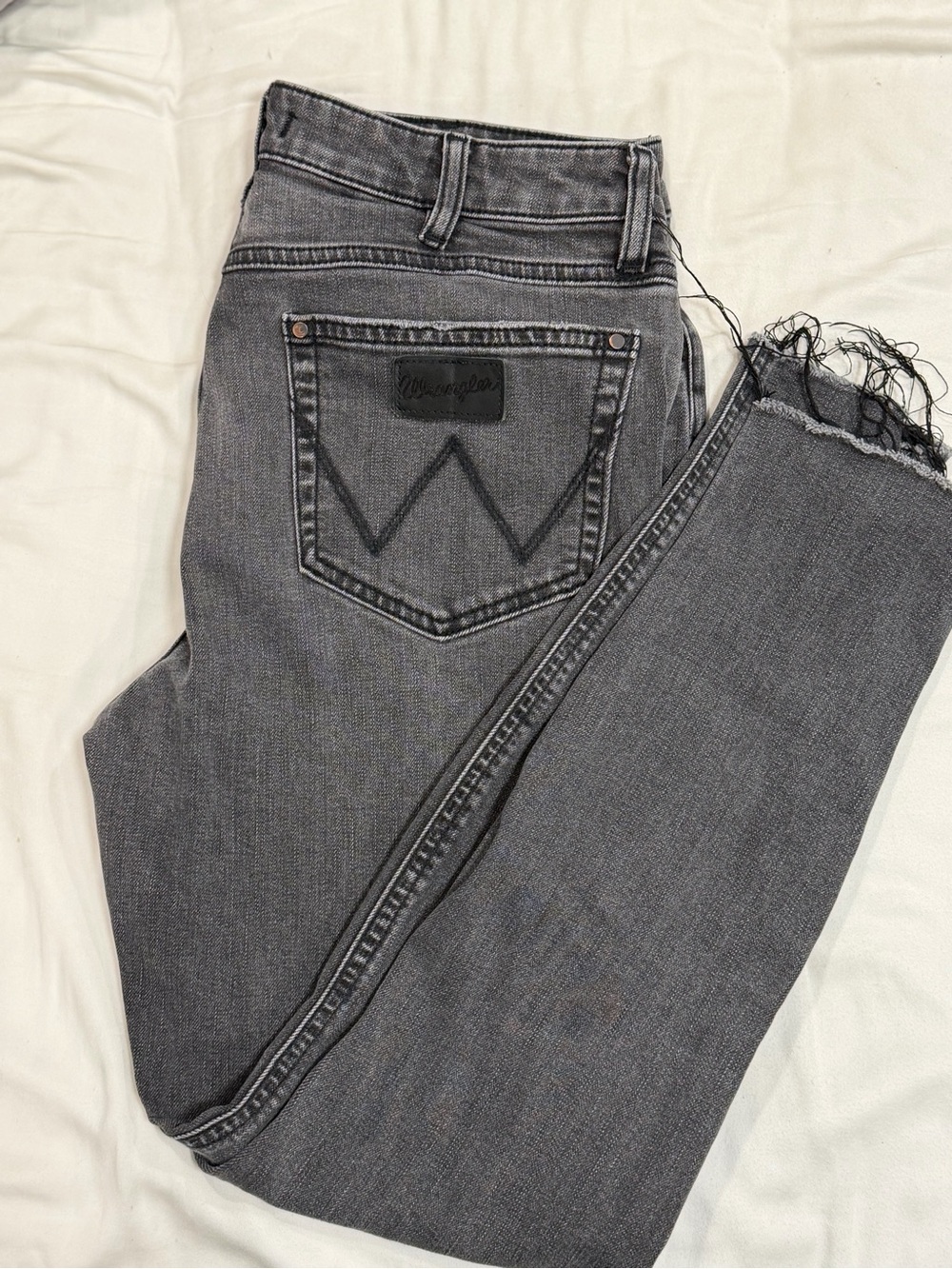 Wrangler Women's Gray Cropped Raw-Hem Jeans